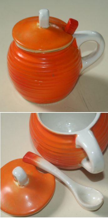 Sennepskrukke - Hyggelig orange og gr krukke med ske